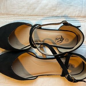 Women’s Trary Flat Shoes Size 11